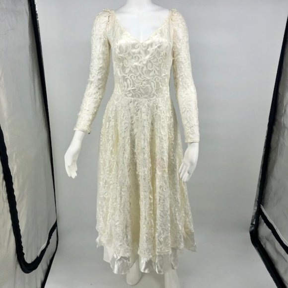 Vintage Midi Lace Open back Wedding Gown - flaws - Picture 1 of 11